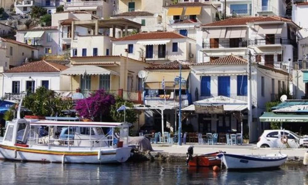 Πόρος: Λόγω της διασποράς κορονοϊού έρχονται περιοριστικά μέτρα